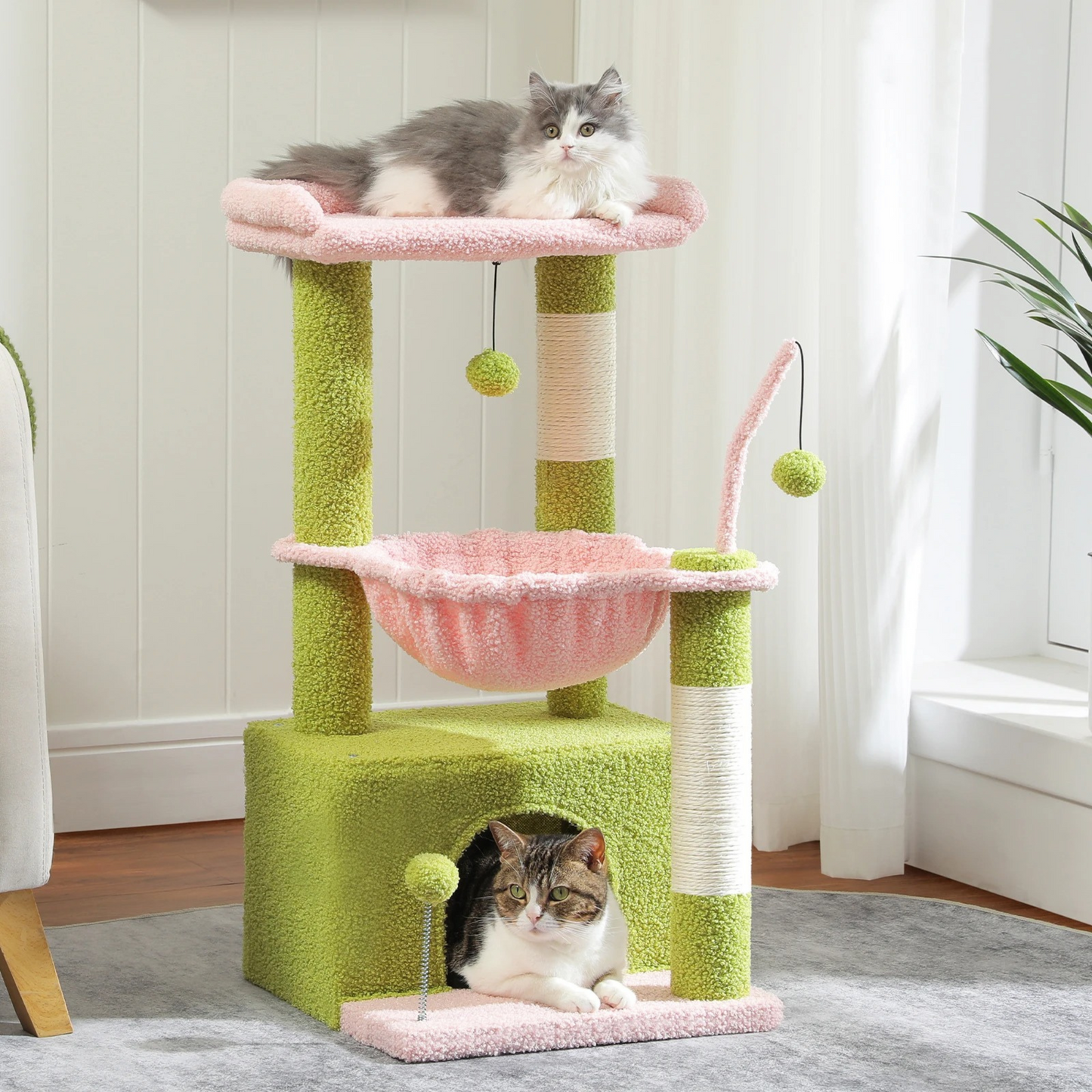 Arbre à chat compact – avec hamac, perchoir et griffoir